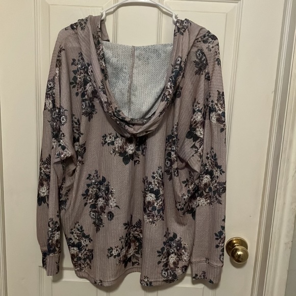 Adorable Flower Covered Sweater by Maurices! - Picture 2 of 5